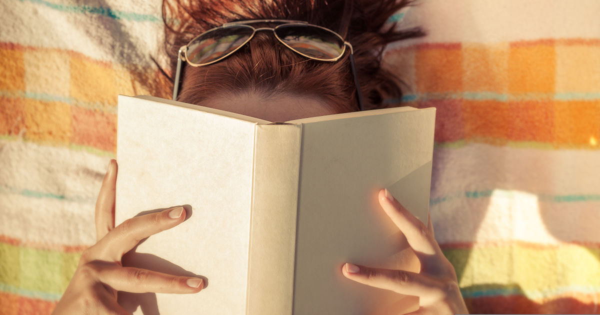 5 lectures d’estiu per desconnectar d’internet i connectar amb la nostra consciència